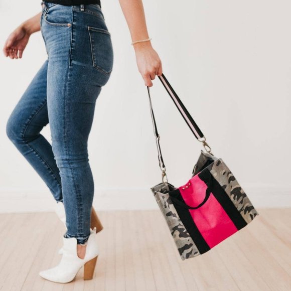 NEW Pretty Simply Zoey Canvas Crossbody Tote Bag - Picture 7 of 9